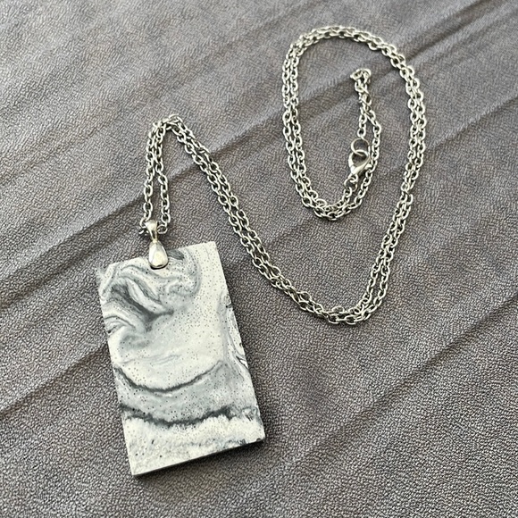 Marbled Cement Pendant Necklace - Picture 1 of 2